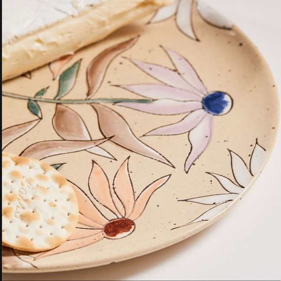 Urban Outfitters Daisy Dinner Plate - Picture 2 of 2